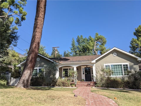 Photo of 5310 La Forest Drive, La Canada Flintridge, CA 91011 (MLS # GD26119178)