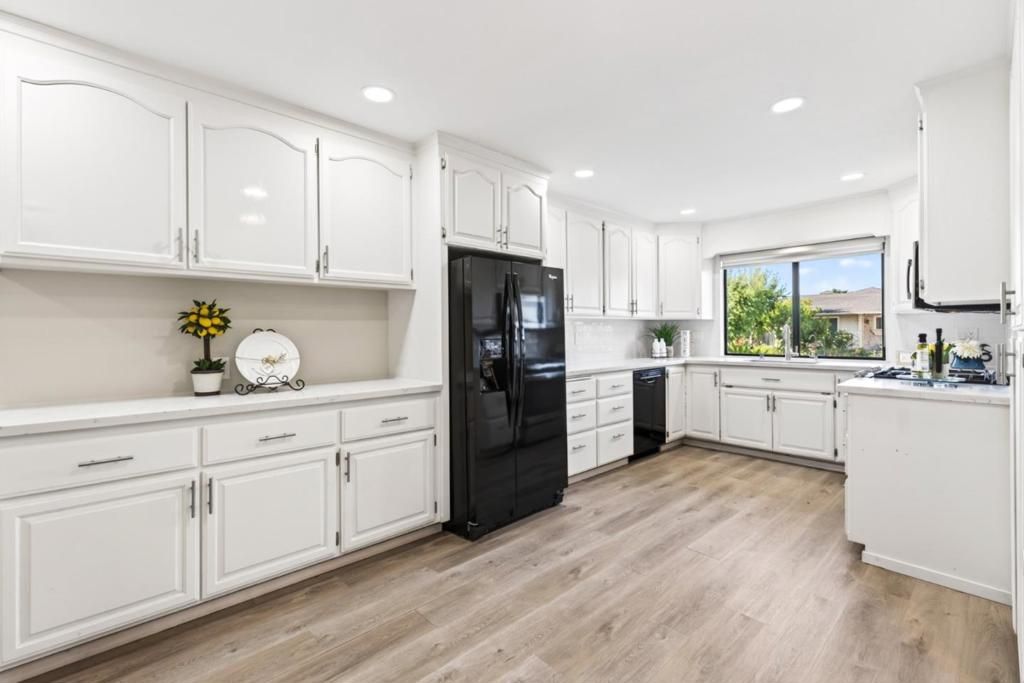 Photo of 6401 Ebensburg Lane, Dublin, CA 94568 (MLS # ML82043599)