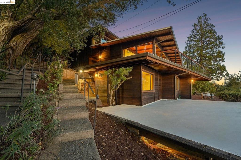 222 Panoramic Way