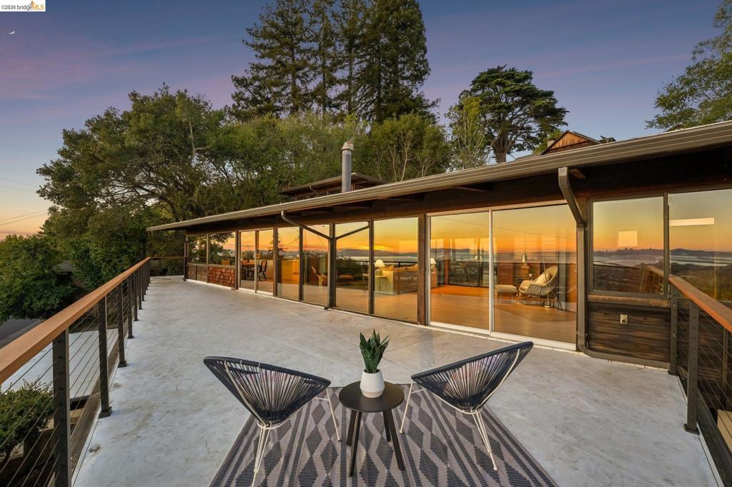 222 Panoramic Way
