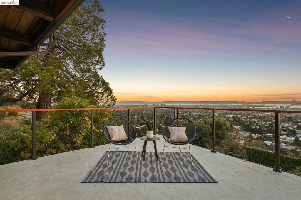222 Panoramic Way