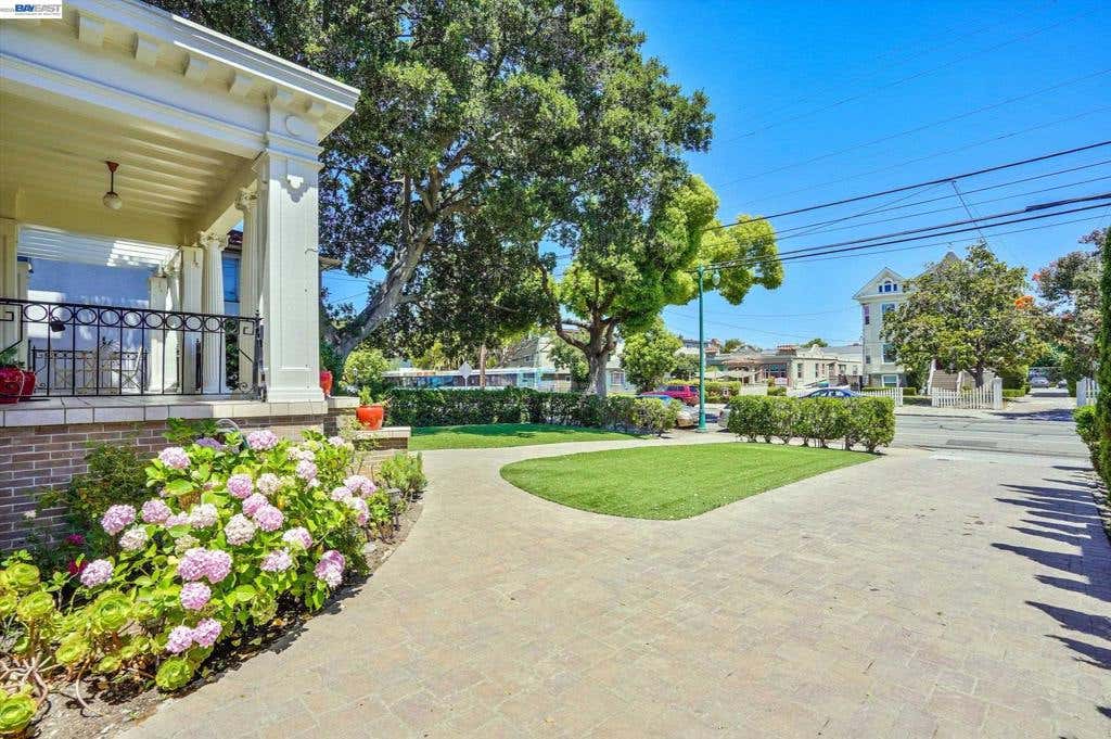 Photo of 2056 Santa Clara Ave Ave, Alameda, CA 94501 (MLS # 41138397)