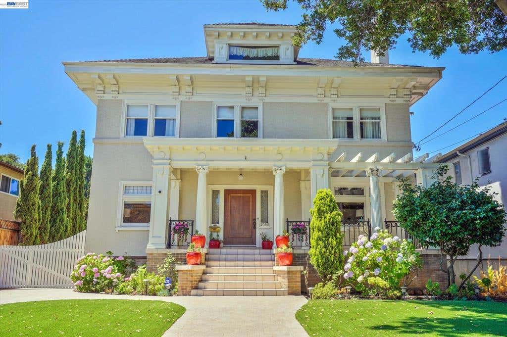 Photo of 2056 Santa Clara Ave Ave, Alameda, CA 94501 (MLS # 41138397)