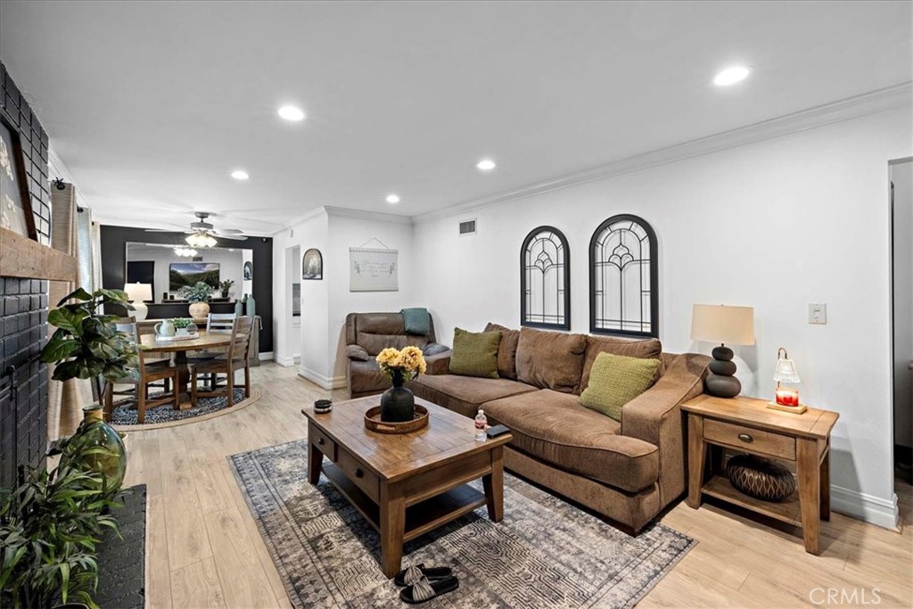 6932 San Joaquin