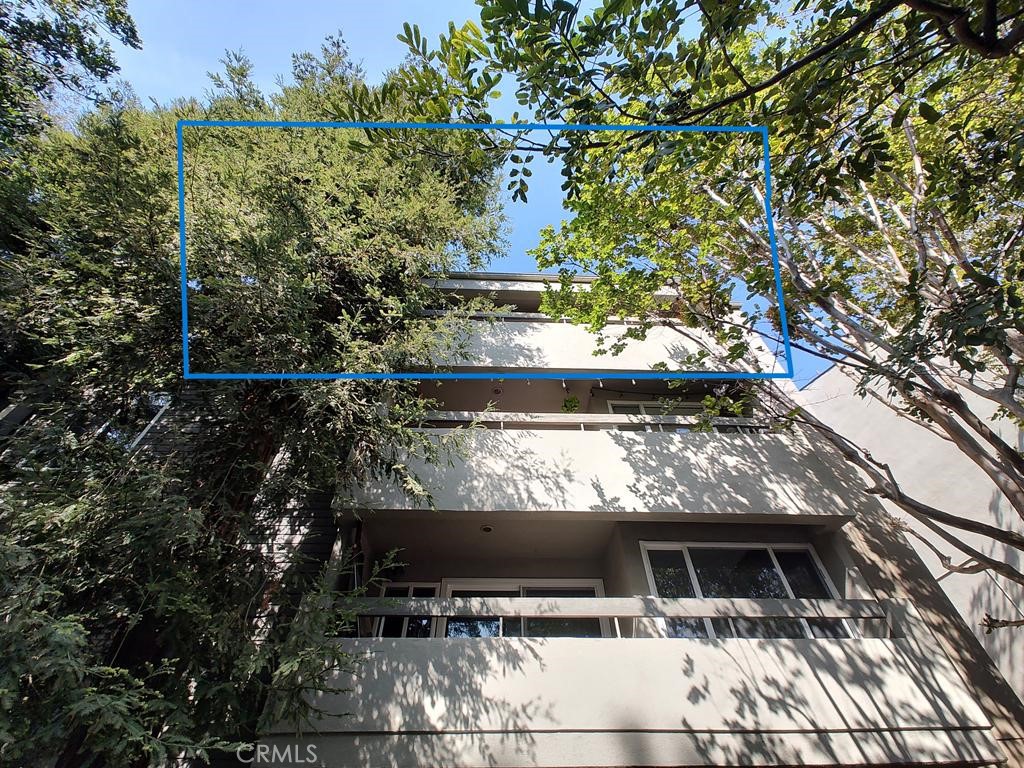 1888 Greenfield Avenue 301