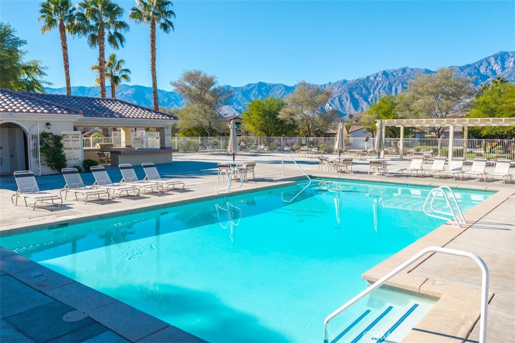 Cimarron Cove (33536) - Residential