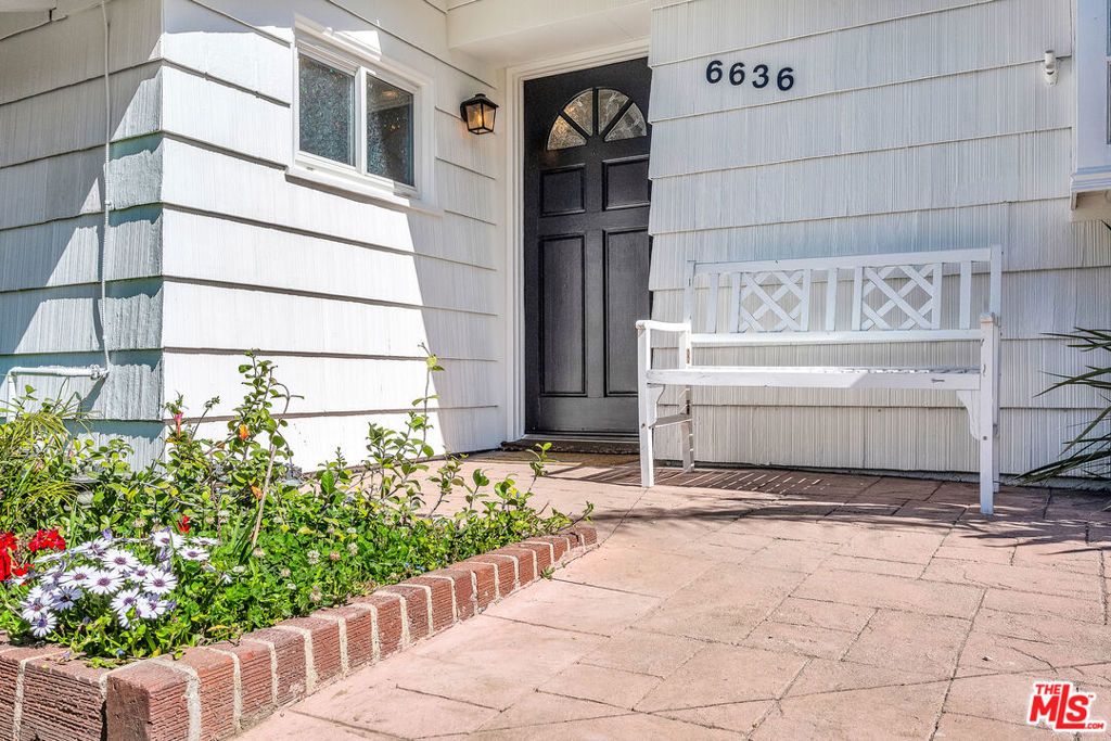 Photo of 6636 Tobias Avenue, Van Nuys, CA 91405 (MLS # 26659819)