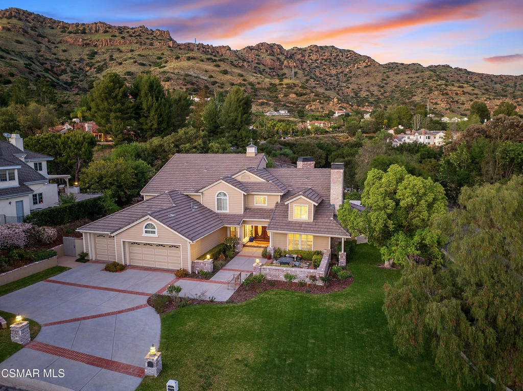 1800 Falling Star Avenue