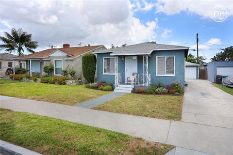 Photo of 6449 Lemon Avenue, Long Beach, CA 90805 (MLS # PW26036156)