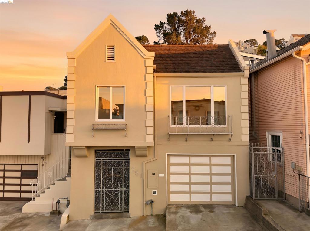 251 Alexander Ave