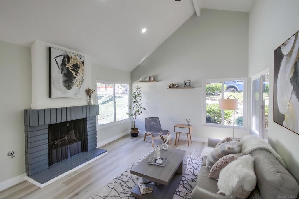 10690 Esmeraldas Drive