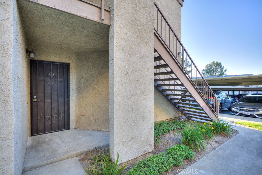 Located in the Hacienda La Puente Unified School District
Step into a beautifully refreshed home in the heart of Hacienda Heights, where modern comfort meets thoughtful design.
Features include:
* New flooring in both the bedroom and kitchen
* Bright and open living space with great natural light
* Stylish modern finishes that add warmth and character
* Thoughtfully designed layout with a seamless flow between living and dining areas
Enjoy the convenience of living in a prime location:
* Close to local cafés, shops, and essential services
* Easy access to major freeways for a smooth commute
Additional details:
* Appliances: Gas stove/range and dishwasher
* Laundry: Shared community laundry
* Parking: 1 designated parking space
* Utilities: Tenant pays all utilities
* Pets: no pets allowed