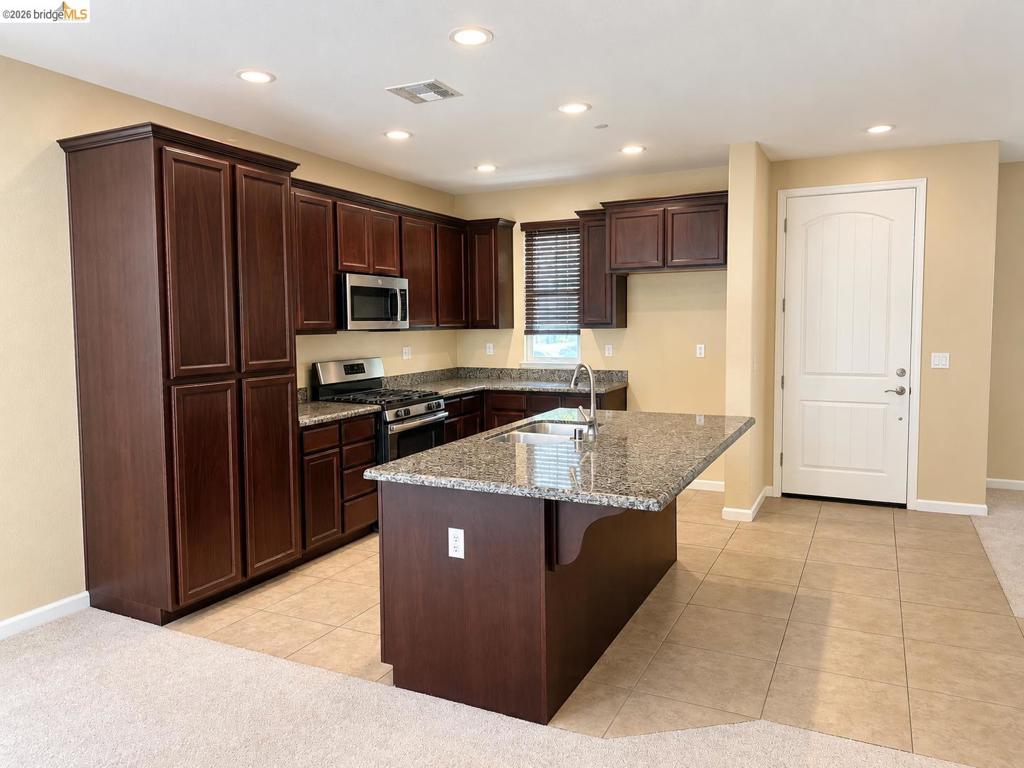 2520 Snowy Egret St