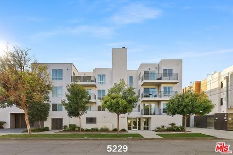 Photo of 5229 Willowcrest Avenue #202, North Hollywood, CA 91601 (MLS # 26660013)