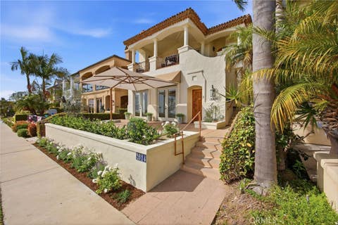 Photo of 2614 Ocean Blvd BLVD #B, Corona Del Mar, CA 92625 (MLS # OC26125403)