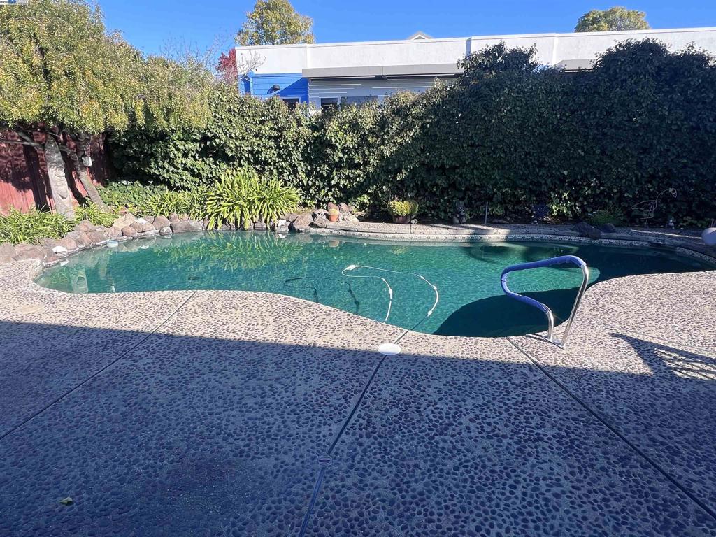 SUNSET WEST - Residential