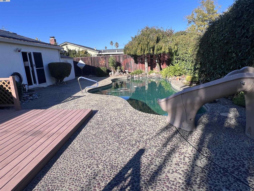 SUNSET WEST - Residential