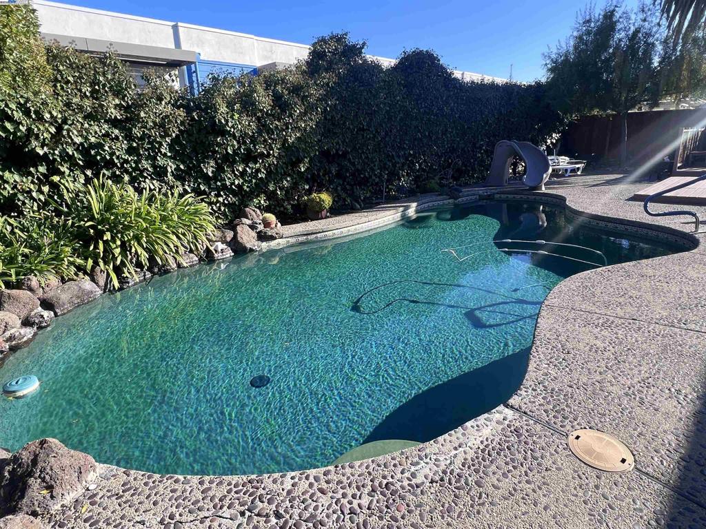 SUNSET WEST - Residential