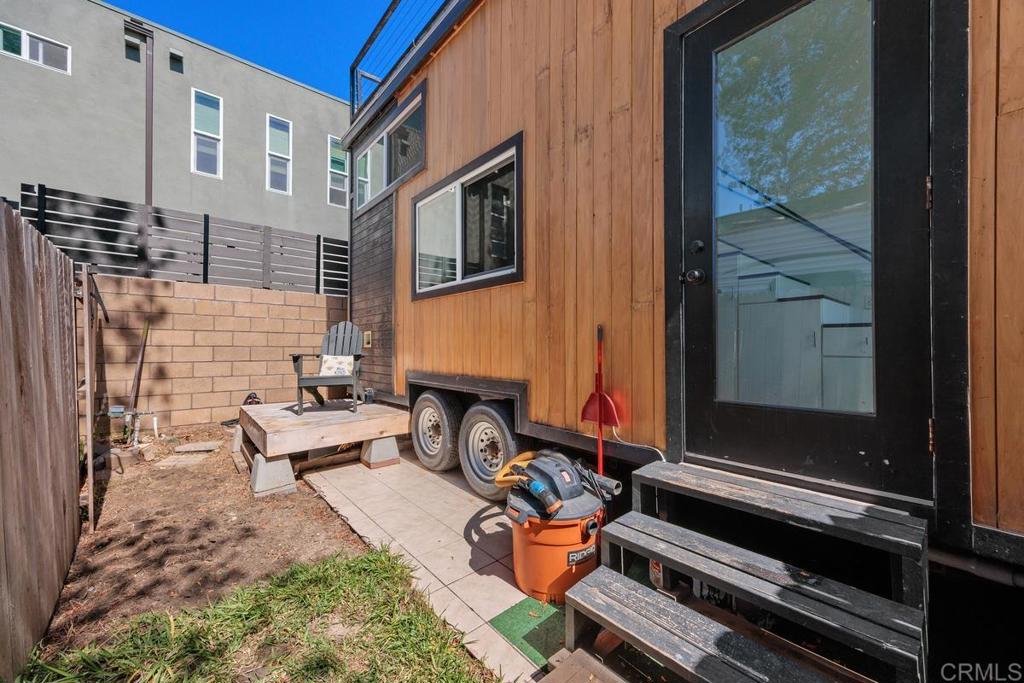 523 N Vulcan 30