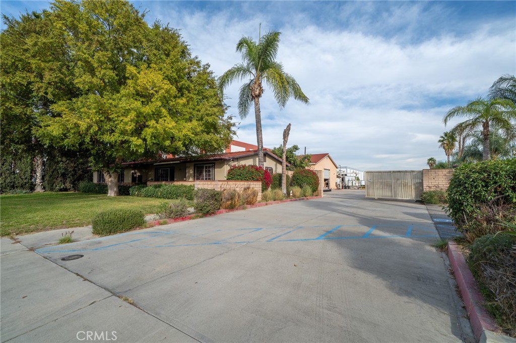 2023 S Bon View Avenue