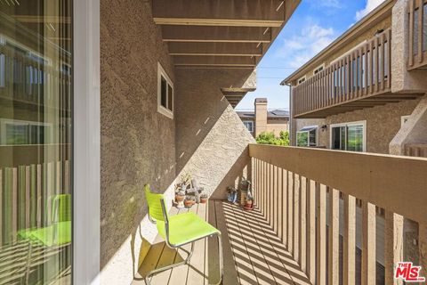 Tiny photo for 2701 Voorhees Avenue #3, Redondo Beach, CA 90278 (MLS # 25578941)