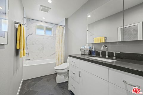Tiny photo for 2701 Voorhees Avenue #3, Redondo Beach, CA 90278 (MLS # 25578941)