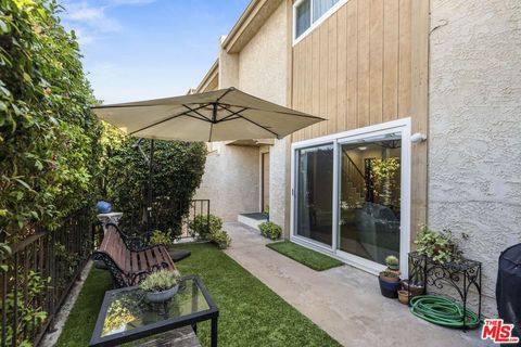 Tiny photo for 2701 Voorhees Avenue #3, Redondo Beach, CA 90278 (MLS # 25578941)