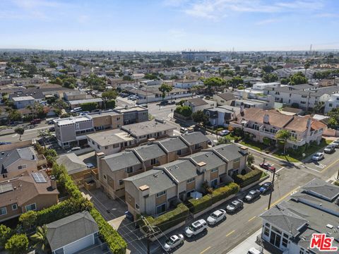 Tiny photo for 2701 Voorhees Avenue #3, Redondo Beach, CA 90278 (MLS # 25578941)