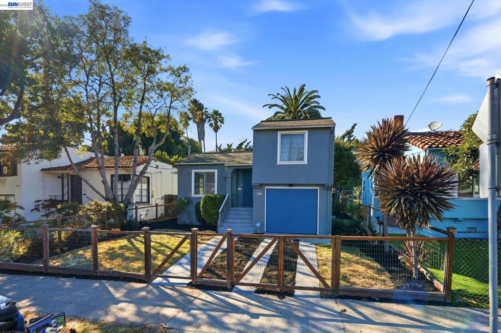 2773 25th Ave.