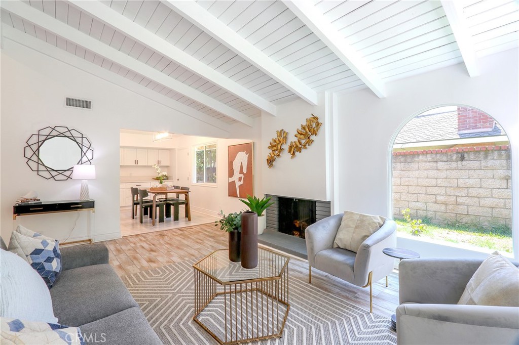 1011 N Whittier