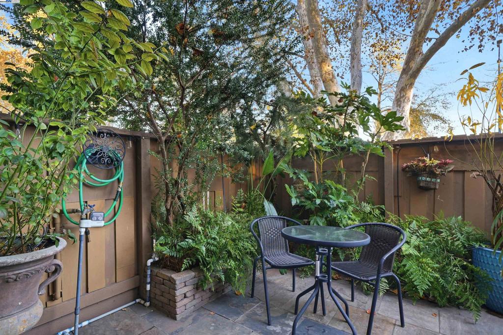 VINTNER - Residential