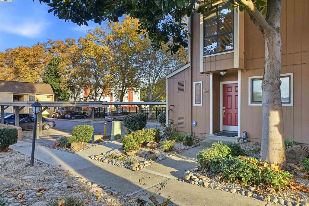 8985 Alcosta Blvd 162