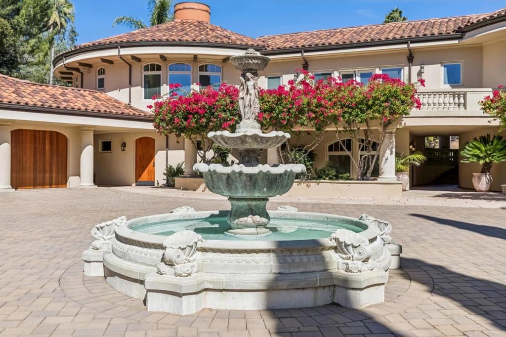 12500 Corbetta Lane