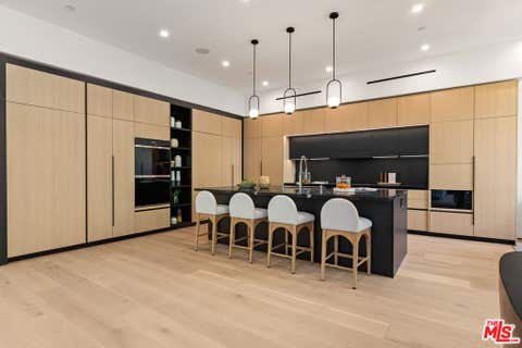 Photo of 11929 Brentwood Grove Drive, Los Angeles, CA 90049 (MLS # 26872557)