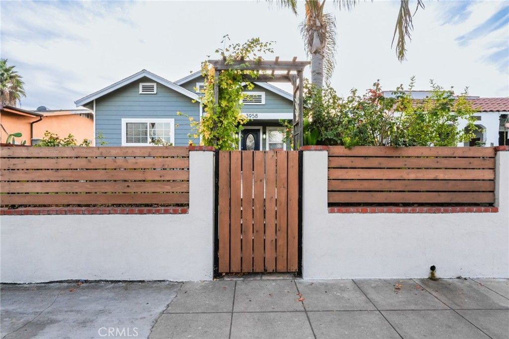 Photo of 3958 Seneca Avenue, Los Angeles, CA 90039 (MLS # PF25259776)