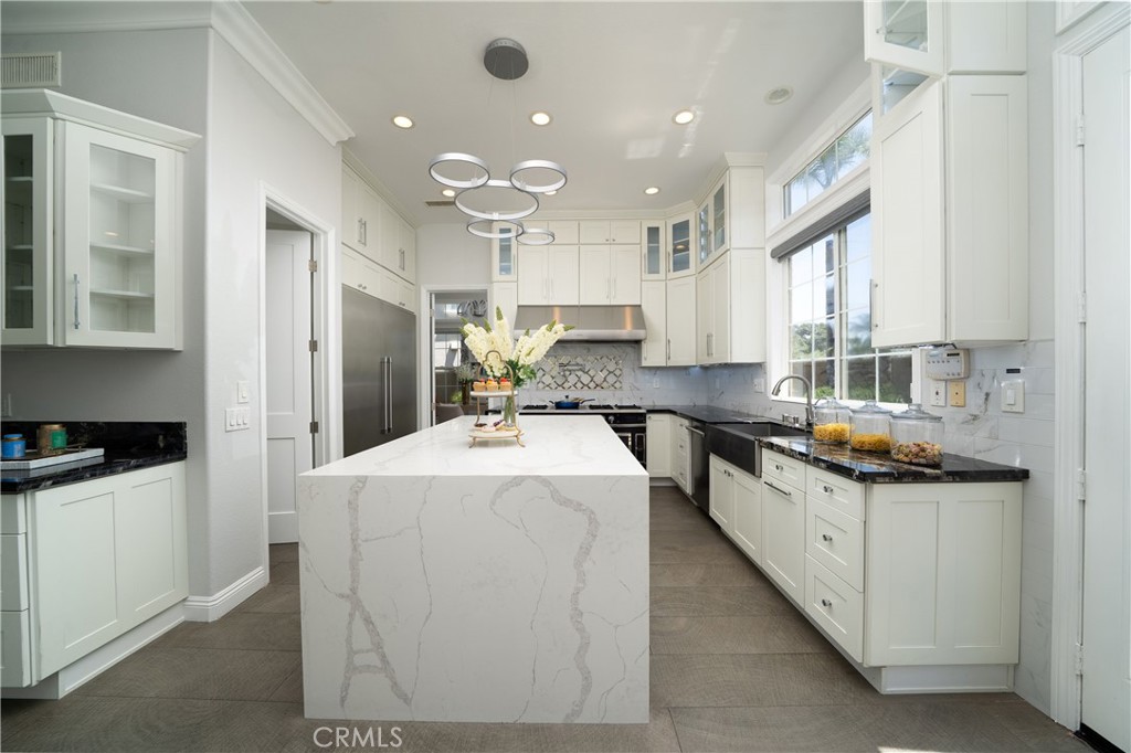5712 Ocean Vista Drive