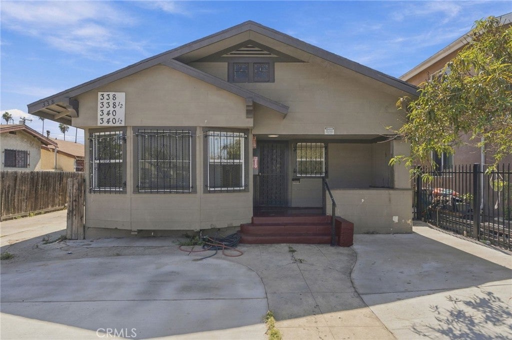 338 W 74th