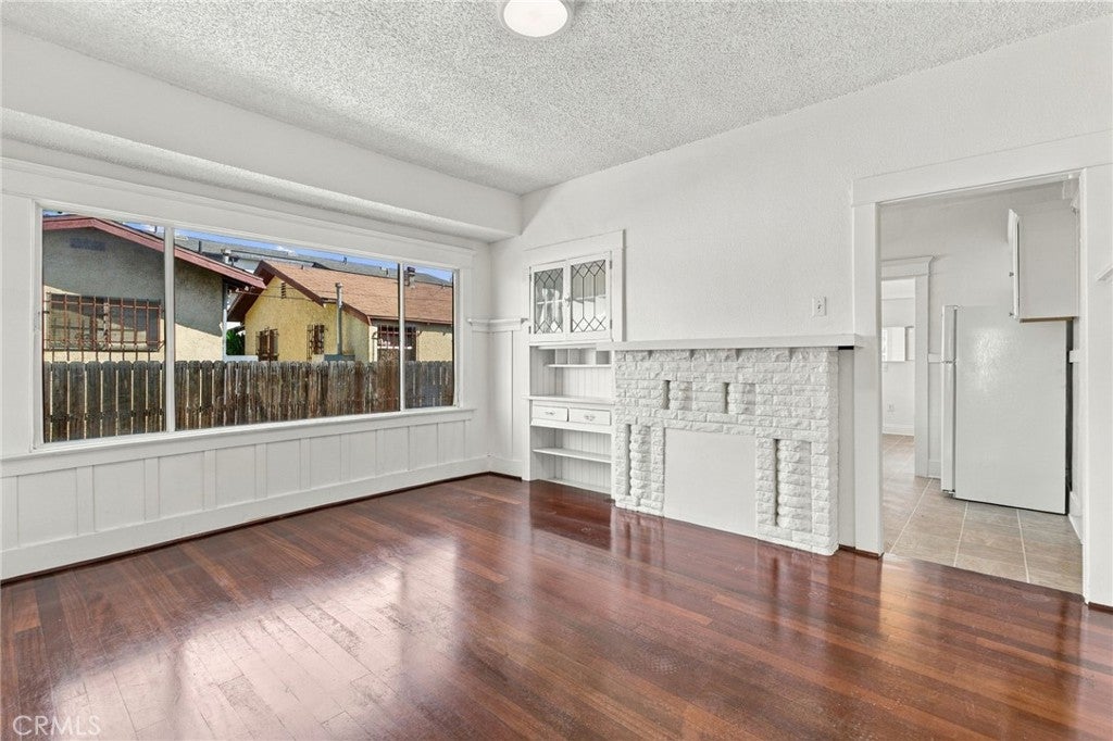 338 W 74th