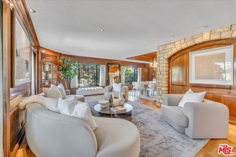 16560 Park Lane Circle Los Angeles CA 90049