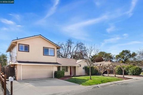 Photo of 137 137 Maxine Dr Dr, Pleasant Hill, CA 94523 (MLS # 41125907)