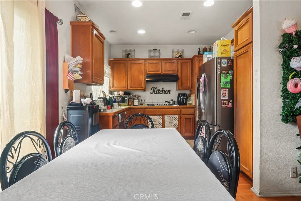 2240 W Toledo