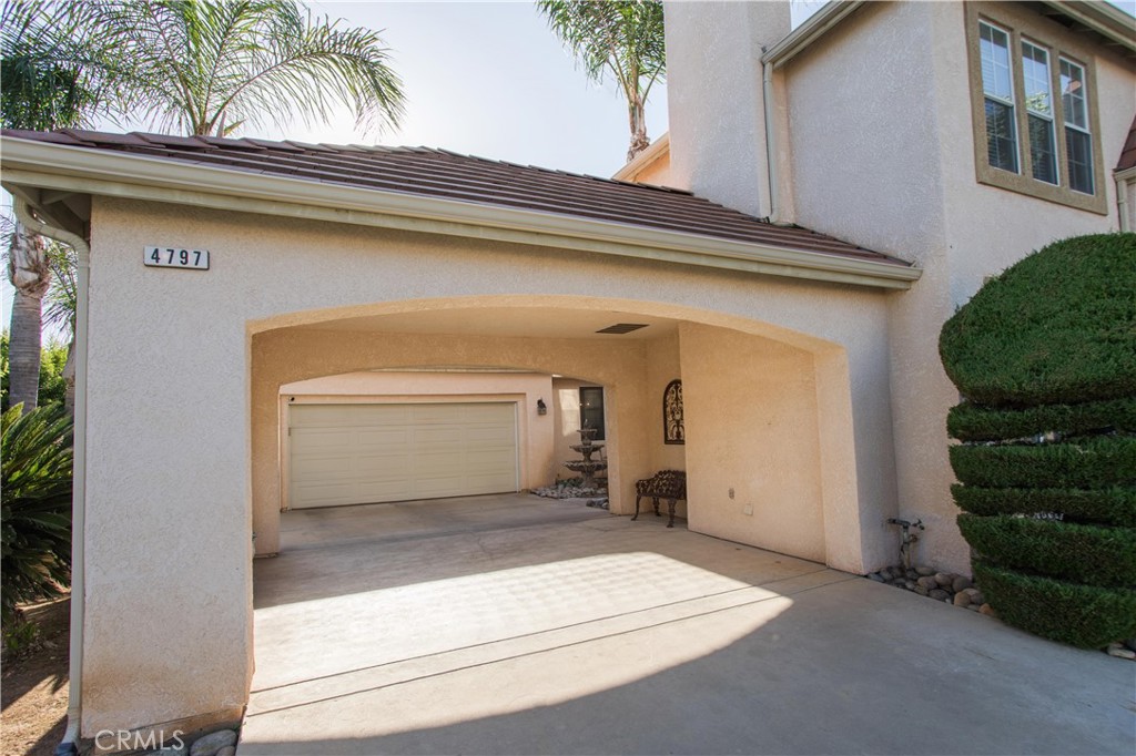 4797 N Pinebury