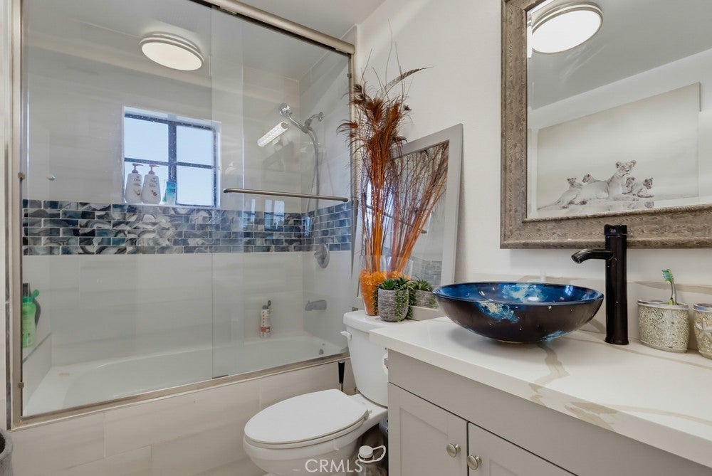 4163 W 160th