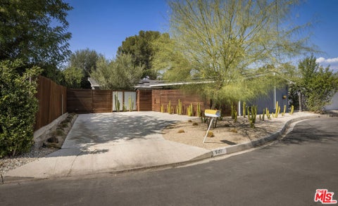 Photo of 907 Alegre Place, Los Angeles, CA 90065 (MLS # 26993673)