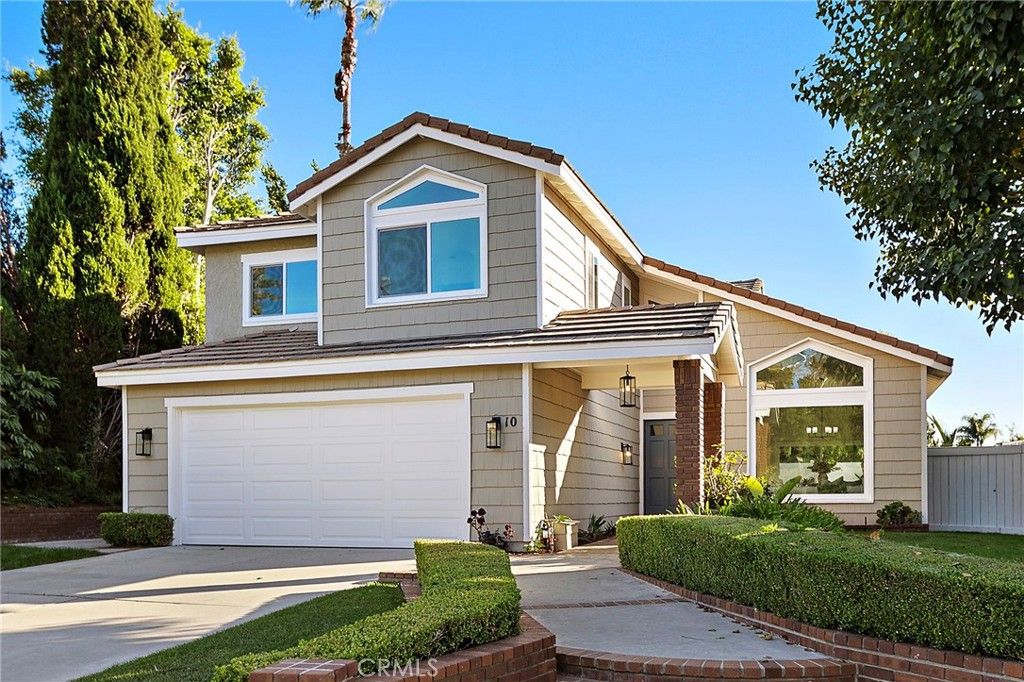 Photo of 10 Serenity Ln, Laguna Niguel, CA 92677 (MLS # OC26002802)