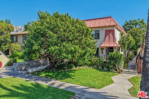 2130 N Beachwood Drive Los Angeles CA 90068