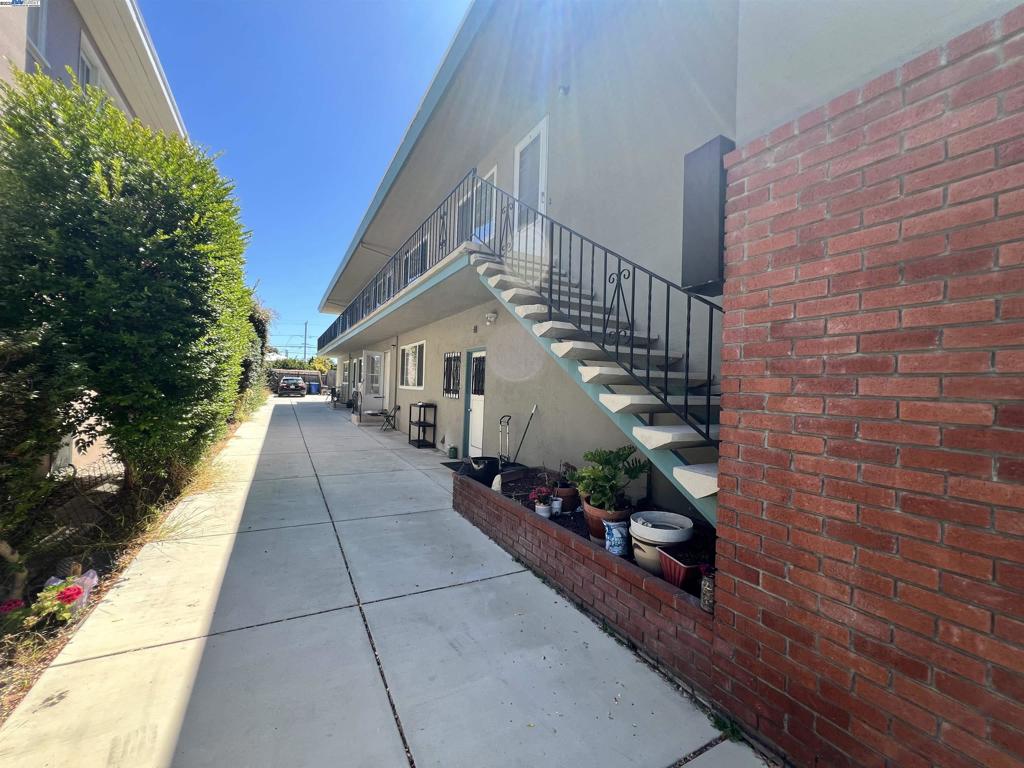 2008 Alameda Ave