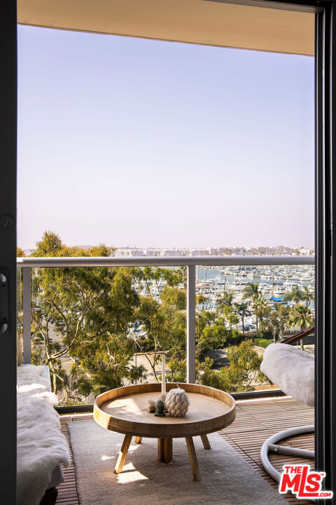 13700 Marina Pointe Drive 704