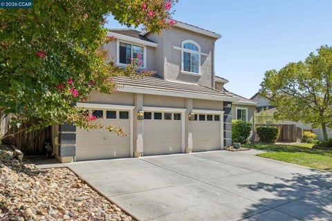 Photo of 3504 Fieldcrest Ave AVE, Fairfield, CA 94534 (MLS # 41148333)