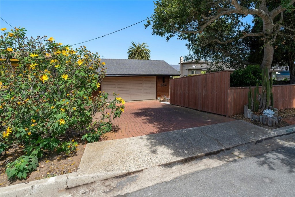 Redfield Woods(650) - Residential